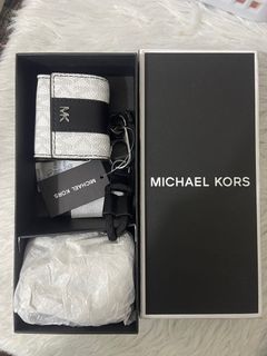 Michael Kors Airpod Case