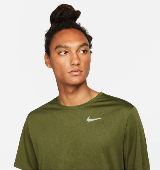 Nike Men s Breathe Running Top Rough Green Size M CJ5333 326
