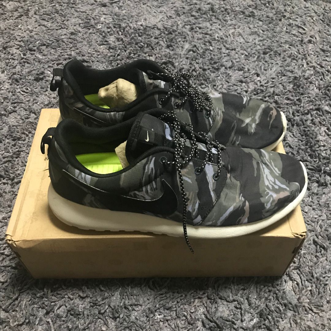 Nike roshe run mens camo clearance