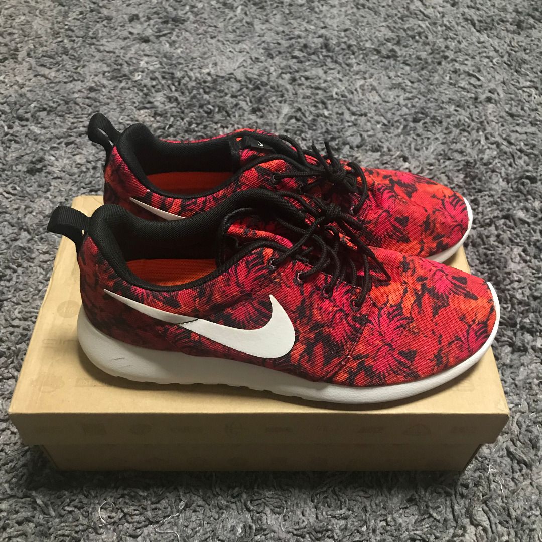 Nike burgundy roshe new arrivals