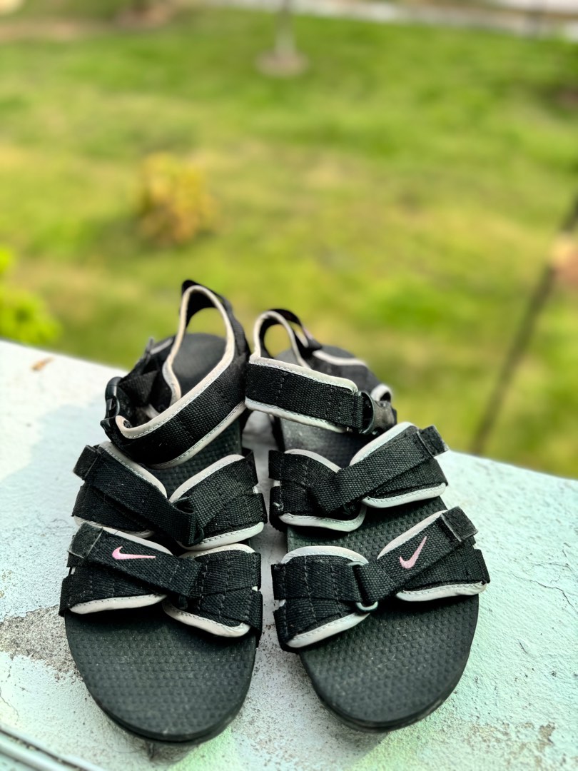 BLACK NIKE Womens Vista Sandal | Black nikes, Nike women, Black sandals