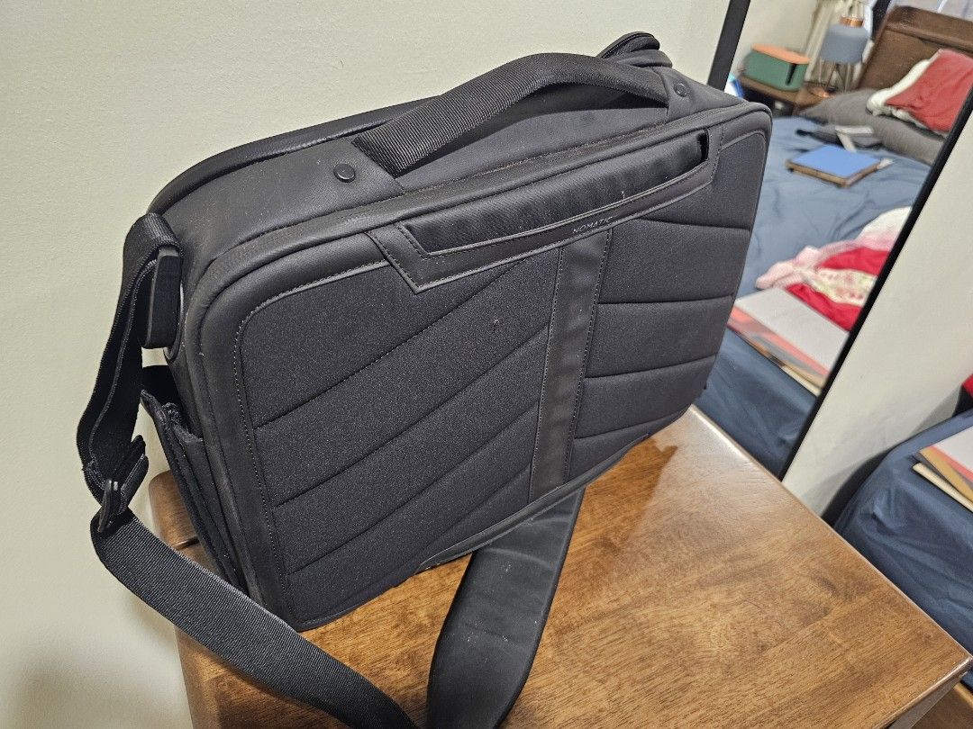 NOMATIC Messenger Bag, Men's Fashion, Bags, Backpacks on Carousell