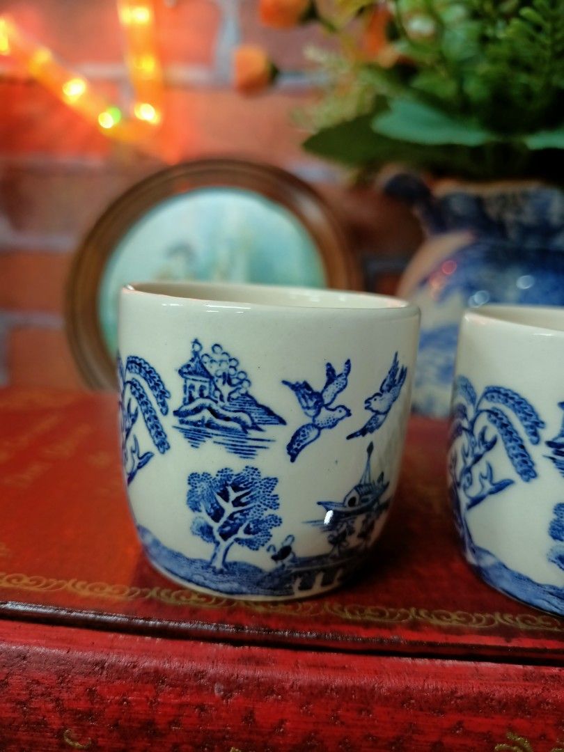 Blue willow deals egg cups