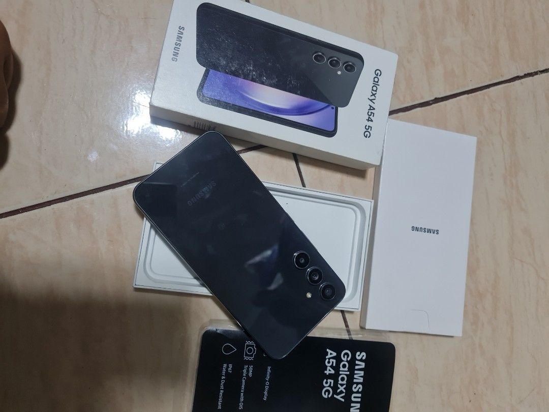 Samsung a54 5g 256gb (Category: Samsung) located in Manila. Submitted by skychoochoo (Listing ID 1285096761, Image 2). Description: samsung a54 5g 256gb no issue makinis na makinis 1 week palang unit box manual meet up or cod.