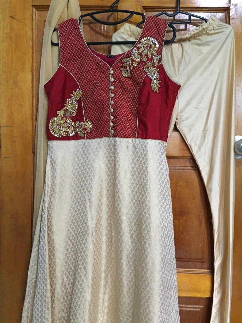 Saree Reuse Idea|Anarkali Dress cutting and stitching|convert saree into  long gown/dress/frock|Reuse - YouTube