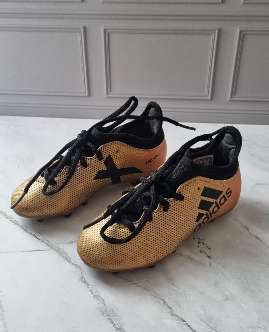 Sepatu bola adidas x techfit top