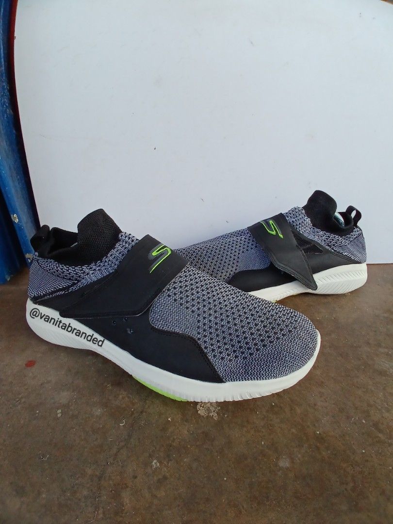 Skechers men's go walk discount revolution ultra revolve sneaker