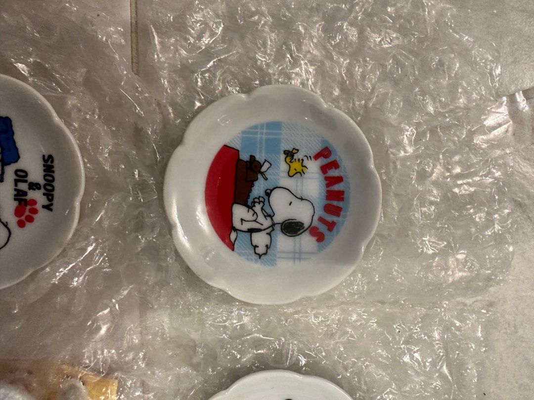 Snoopy 碟仔 （分類：動漫角色周邊）位於 Hong Kong。 由 ducklui 提交（商品編號 1285091921，圖片 4）。簡介： 全新珍藏Snoopy 碟仔 扭蛋 $90全套。