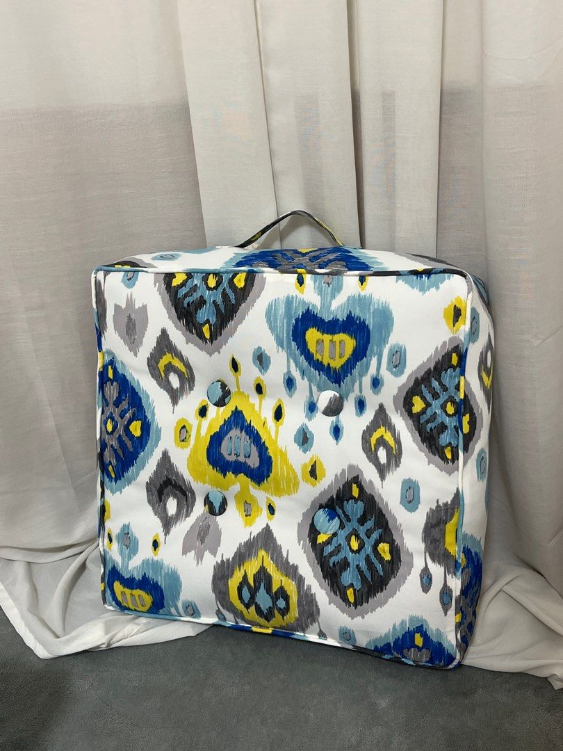 Spotlight floor cushion hot sale
