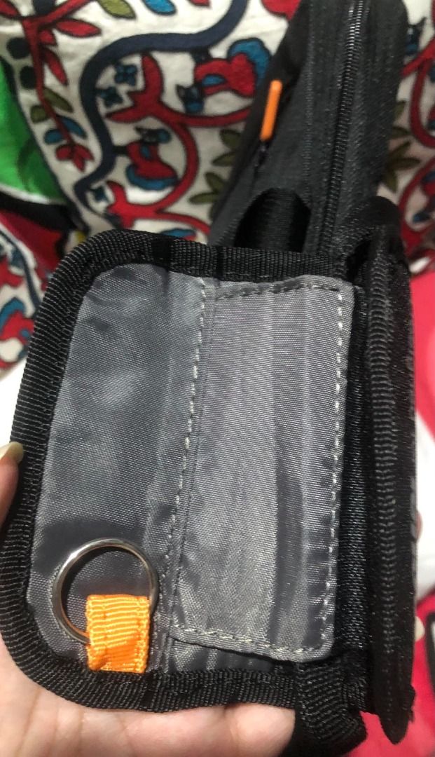 TARGUS (Category: Laptop Bags & Sleeves) located in Quezon City. Submitted by legitimo (Listing ID 1285203689, Image 3). Description: .