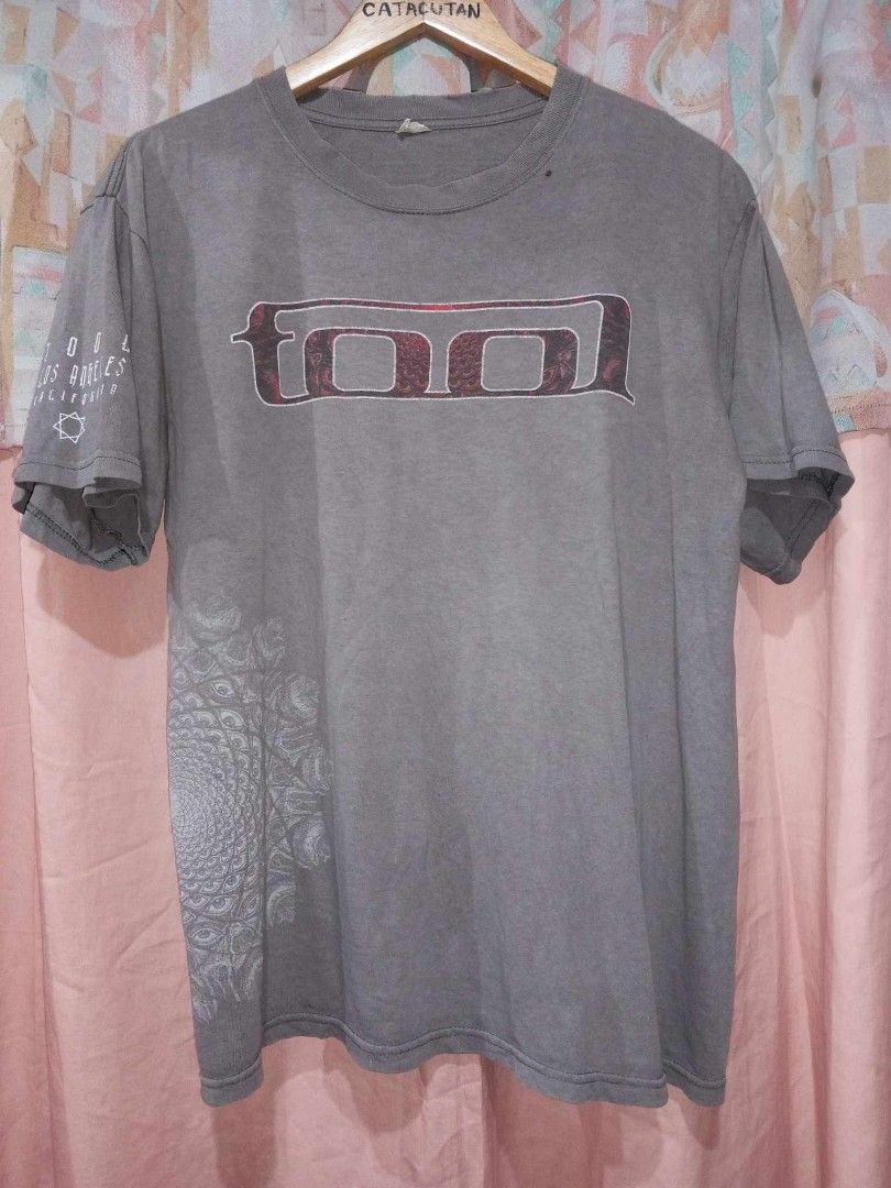 Tool 2007 shirt (Category: Tshirts & Polo Shirts ) located in Iligan City. Submitted by tripeme (Listing ID 1285080098, Image 1). Description: Tool copyright 2007, dimes 21" width x 27" length. With minimal issues, neck fray and 2pinholes..