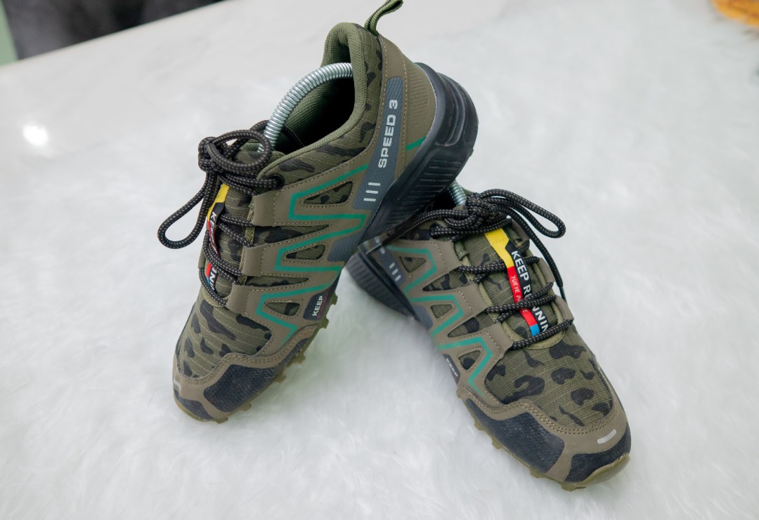 Kasut hiking salomon store