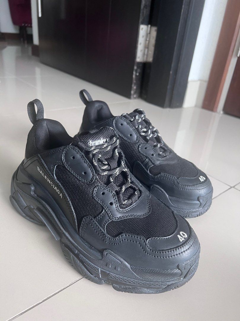 Balenciaga triple s black replica discount