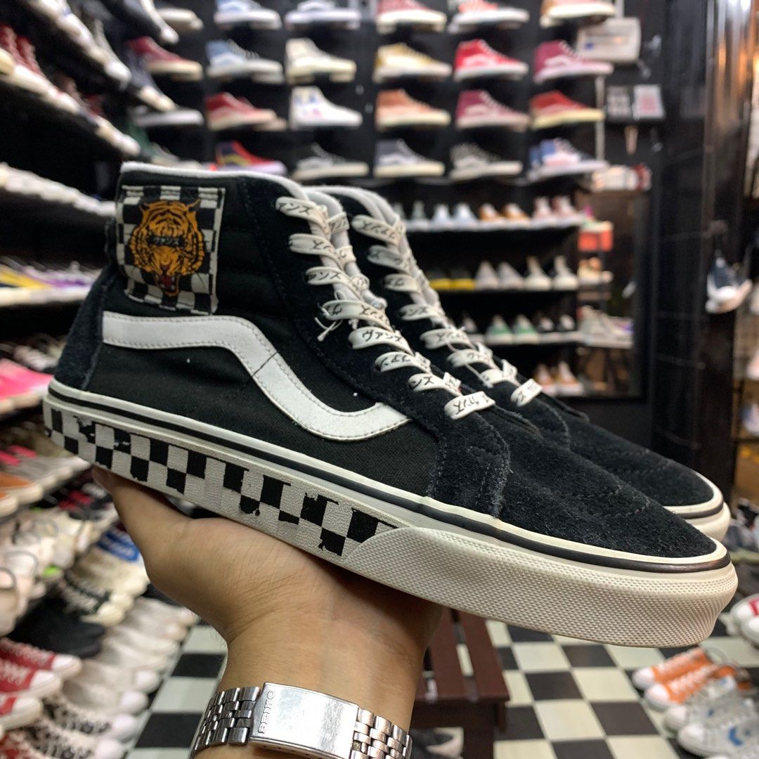 Tiger discount checkered vans