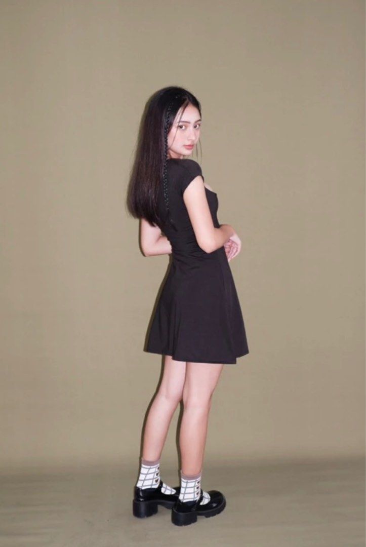 Vidal Black Dress (Category: Dresses) located in Nagcarlan. Submitted by soleilanne (Listing ID 1285140764, Image 2). Description: Vidal black mini dress.