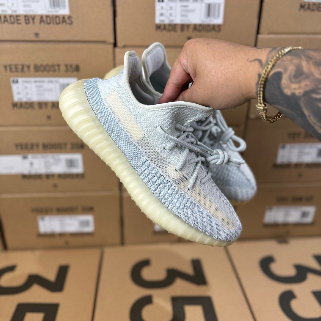 VNDS YEEZY CLOUD WHITE 7US 8W