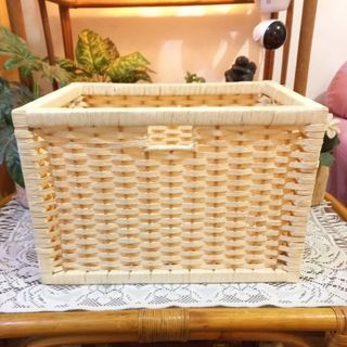 Woven wicker basket organizer storage box