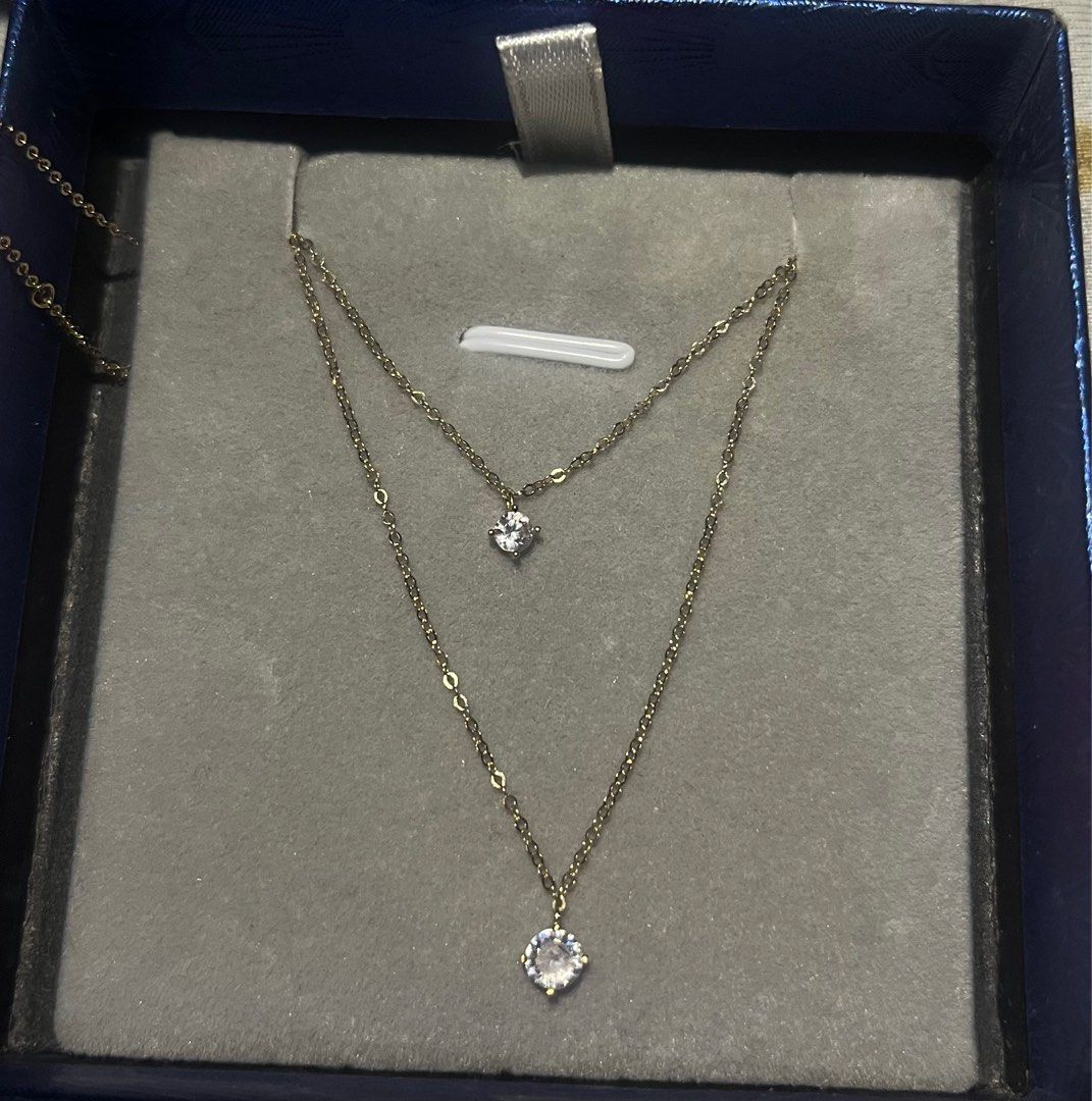 18k Lightweight Necklace with Stones (Category: Necklaces) located in Baguio. Submitted by prioromnia (Listing ID 1285449615, Image 2). Description: 18k yellow gold Stones are not real diamonds Pawnable Fixed price Sold per piece, not per gram.