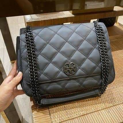 🇺🇲 Authentic Tory Buch Shoulder Bag (Category: Luxury Bags & Wallets) located in Santa Cruz. Submitted by janelovebagswatchesshoesph (Listing ID 1285472423, Image 1). Description: .