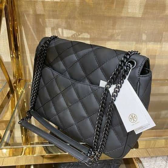 🇺🇲 Authentic Tory Buch Shoulder Bag (Category: Luxury Bags & Wallets) located in Santa Cruz. Submitted by janelovebagswatchesshoesph (Listing ID 1285472423, Image 3). Description: .