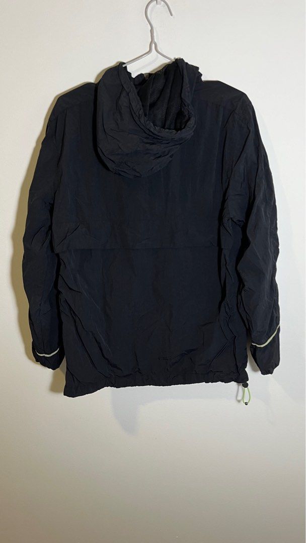 Authentic PULL&BEAR Parka (Category: Activewear) located in Petaling Jaya. Submitted by selectedpreloved (Listing ID 1285396029, Image 2). Description: Authentic PULL&BEAR Parka Size : M (No specific measurements) Colour : Black Price : RM120 (Free shipping with free gift) Reason to sell : Size not fit & need to pay rent.