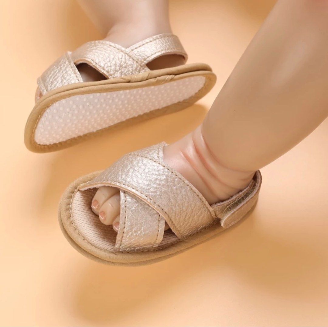 Gold on sale baby sandals