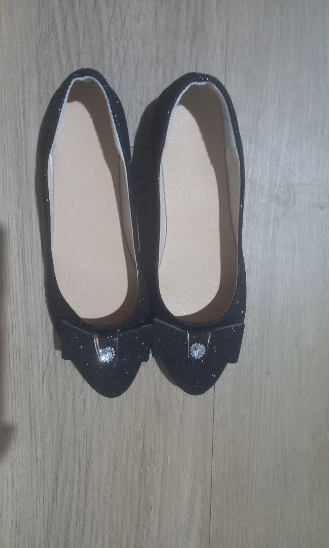 Black glittery doll shoes with heel (Category: Heels) located in Manila. Submitted by beautiful.oasis (Listing ID 1285443141, Image 2). Description: For size 7 to 8 feet with 1 inch heel.