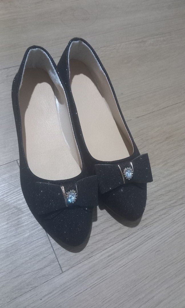 Black glittery doll shoes with heel (Category: Heels) located in Manila. Submitted by beautiful.oasis (Listing ID 1285443141, Image 1). Description: For size 7 to 8 feet with 1 inch heel.