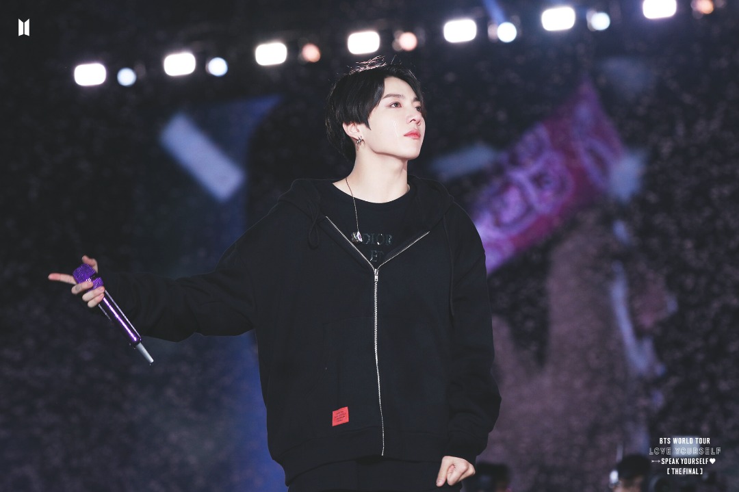 Love yourself tour jacket top