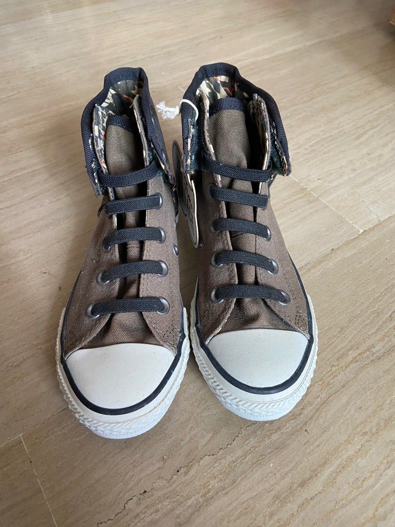 All star velcro top shoes
