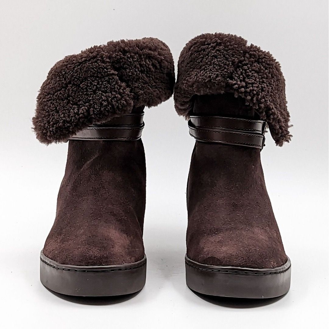 Wedge boots with fur trim on sale