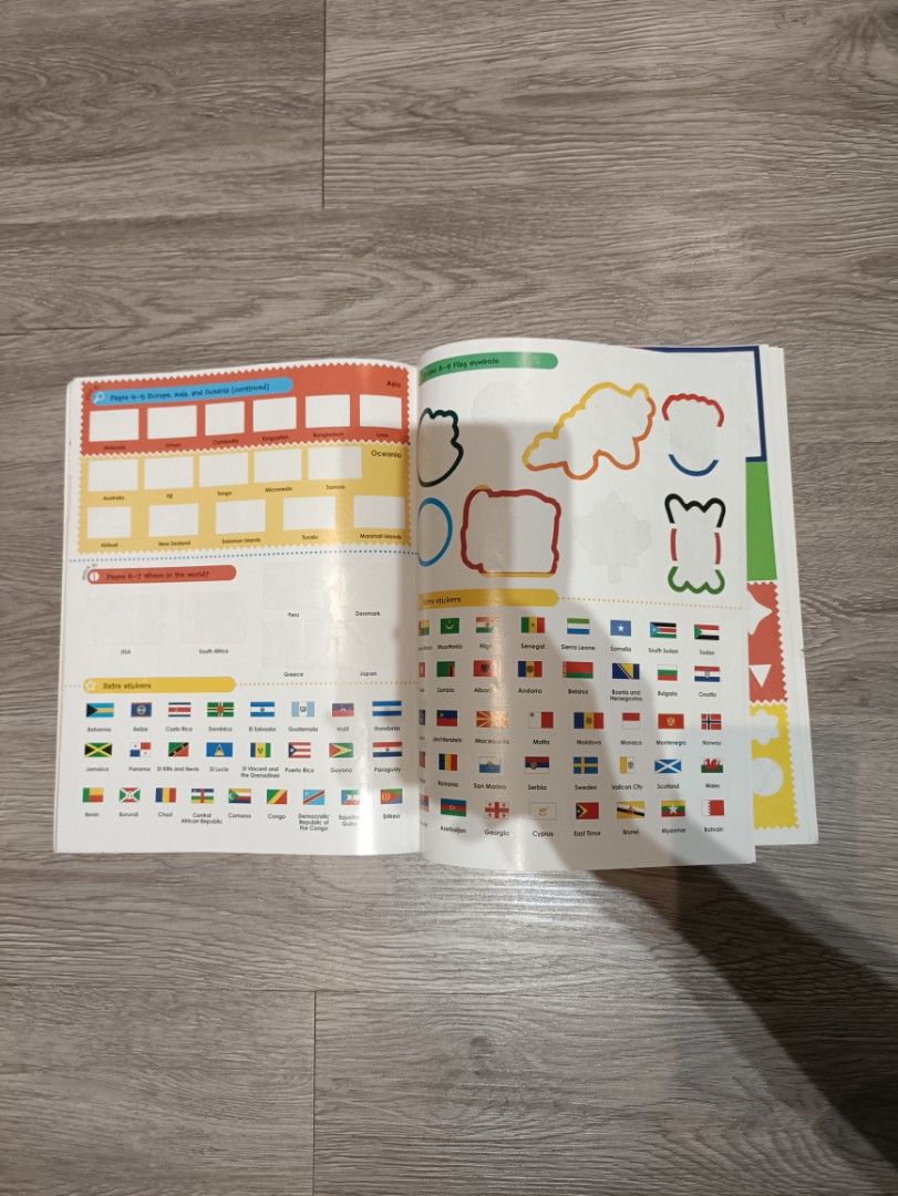 DK FLAGS AROUND THE WORLD ULTIMATE STICKER BOOK BUKU BENDERA SELURUH