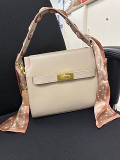 （分類：）位於 。 由 m_o_n 提交（商品編號 1285396851，圖片 1）。簡介： 。