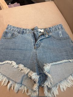 (Category: ) located in . Submitted by zhilynne (Listing ID 1285357207, Image 1). Description: .