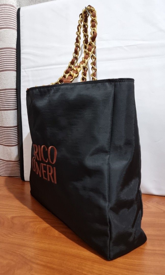 Enrico Coveri Reversible Tote Bag (Category: Tote Bags) located in Binangonan. Submitted by caaaris (Listing ID 1285444436, Image 3). Description: Enrico Coveri Reversible Tote Bag Authentic Dimensions: With very minor signs of use In excellent condition.