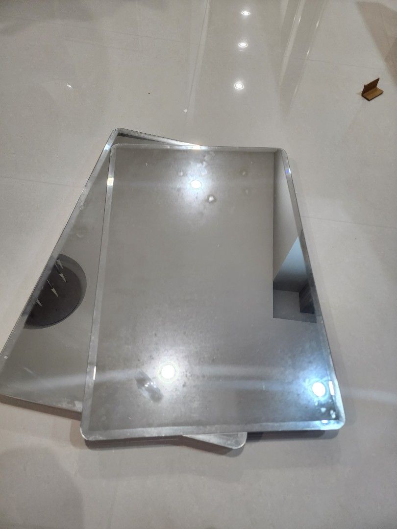 Explosion-proof mirror (Category: Bathroom & Kitchen Fixtures) located in Singapore. Submitted by crystal6036 (Listing ID 1280558813, Image 2). Description: Brand new. Two mirrors 40*60cm.