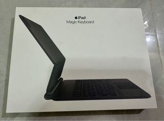 FOR SALE ONLY BRANDNEW IPAD MAGIC KEYBOARD 12.9 INCH FROM POWERMAC WITH POWERMAC RECEIPT. Black or white color, Compatible with iPad Pro 3rd, 4th, 5th and 6th gen.