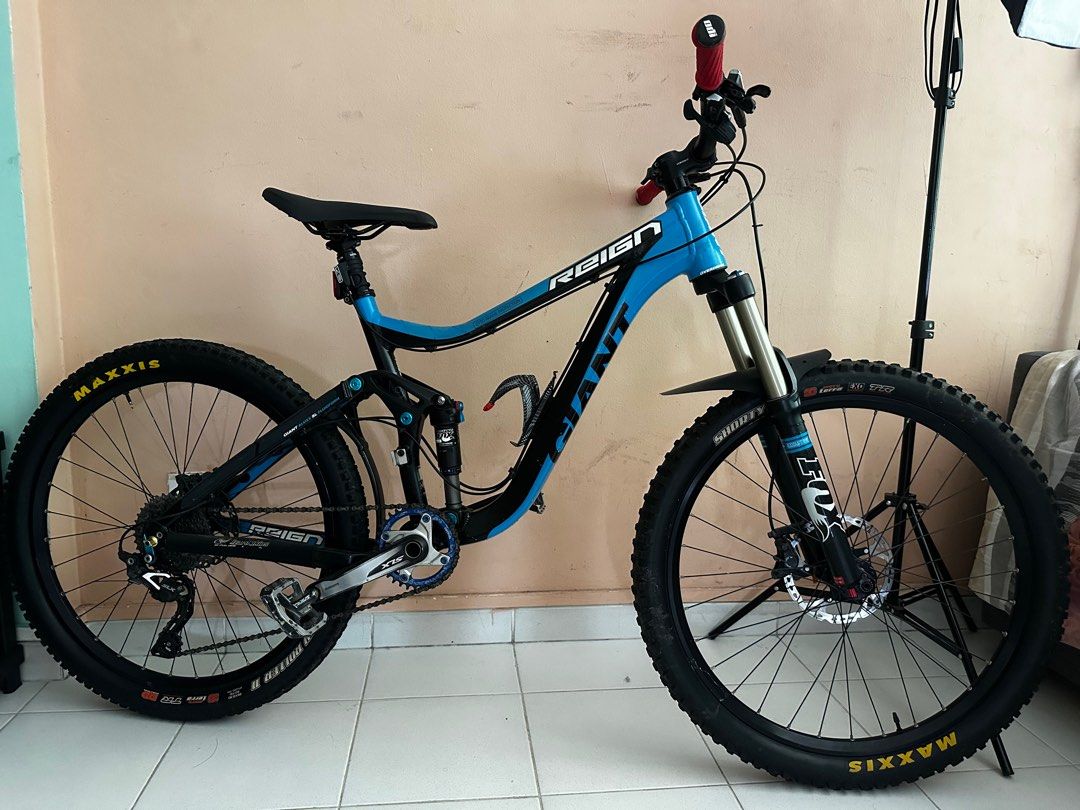Giant sales reign 26