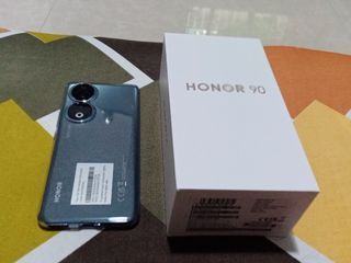 honor 90  512 gb with box and charger