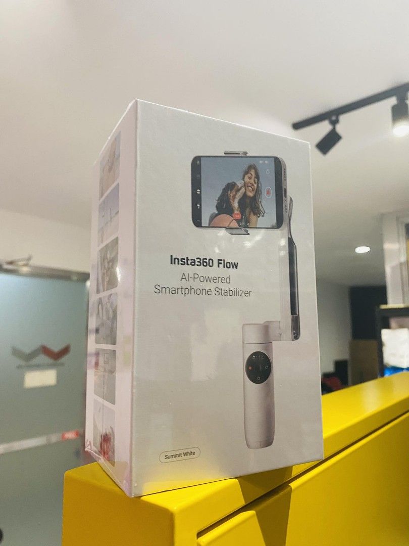 Insta360 Flow AI-Powered Smartphone Stabilizer Stone White (Category: Gimbals & Stabilizers ) located in Makati City. Submitted by techubstoreandaccessories (Listing ID 1285565042, Image 2). Description: Insta360 Flow AI-Powered Smartphone Stabilizer Stone White Ready for Pick-Up / Same Day Delivery Via Lalamove‼️ DETAILS: ✅ Actual Picture Posted. ✅BRAND NEW, SEALED, & ORIGINAL. ✅7 Days Replacement for Factory Defects and 1year Limited Warranty. 