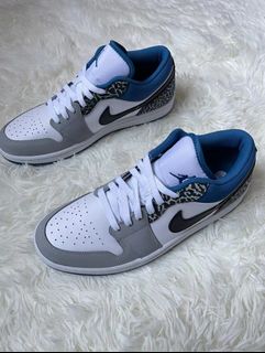 Air Jordan 1 Low 'True Blue Cement