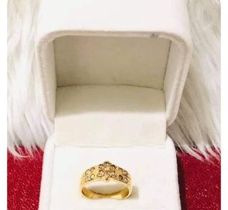 K18 Japan gold ring with diamonds