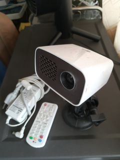LG Minibeam Projector PH300 (NEGOTIABLE)