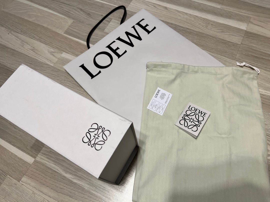LOEWE 吐き出す 手袋 箱・紙袋付き