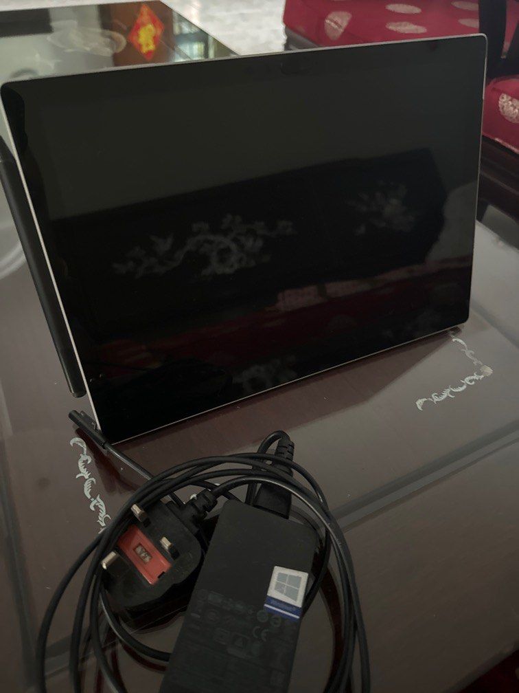 Microsoft surface (Category: Laptops & Notebooks) located in Singapore. Submitted by stashed. (Listing ID 1285360425, Image 2). Description: .