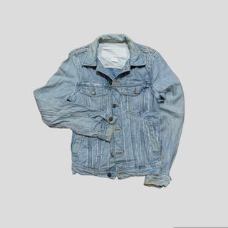 (Category: ) located in . Submitted by boujee.wardrobes (Listing ID 1285405744, Image 1). Description: .