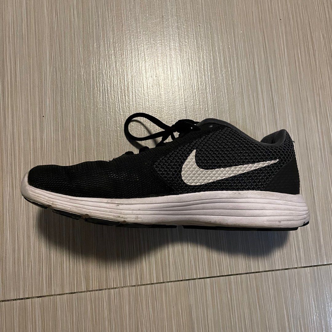 Nike Revolution 3 Running Shoes (Category: Sneakers) located in San Juan City. Submitted by mariel.declutter (Listing ID 1285471787, Image 1). Description: ‼️ Negotiable but no lowballers pls! Size: US8 (25” cm) Condition: used with care, just needs a bit of cleaning! RFS: decluttering 🔘 FIRST TO PAY WILL RECEIVE THE ITEM ✅ Shipping from: San Juan City ✅ MOP: Maya/GCash/BDO.