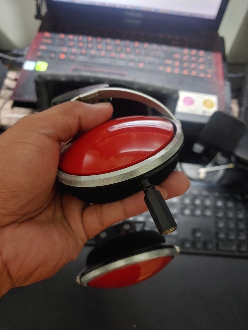 Otto E-310 (Category: Headphones & Headsets) located in Rizal. Submitted by budgetroom (Listing ID 1285352004, Image 2). Description: old headphone pinutol ko cable pa a gawing detachable.