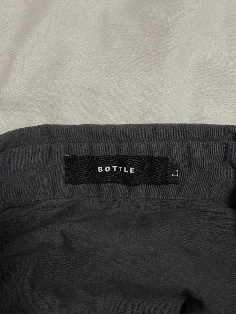 Oversized Shirt (Korean Brand) (Category: Formal Shirts) located in Makati City. Submitted by charlesgraydon (Listing ID 1285412799, Image 2). Description: • Oversized Fit • Size L on tag (fits L-XL) • Bought in Korea .