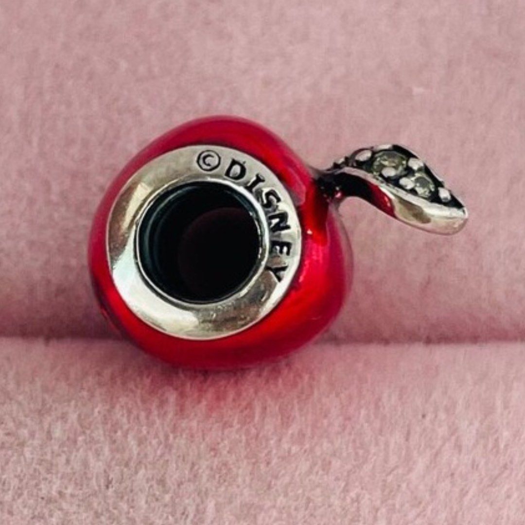 Pandora snow white apple hotsell